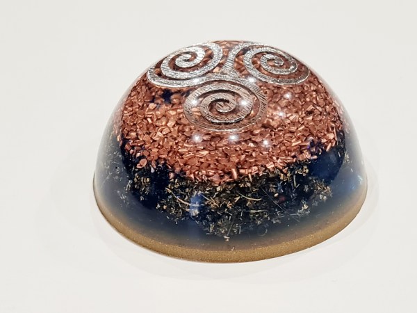 Orgonite dôme bleu triskell